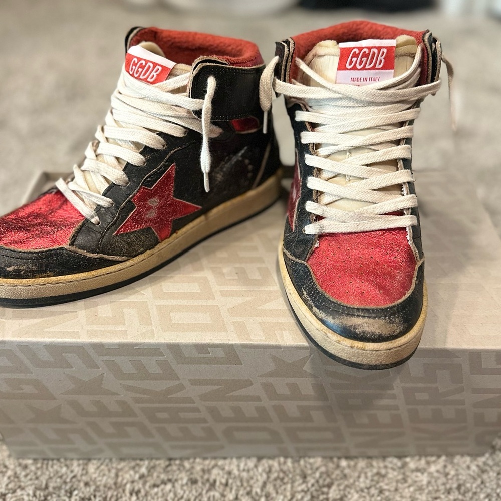 Women's Sky-Star in black glossy leather with red star Size EU36/US6
